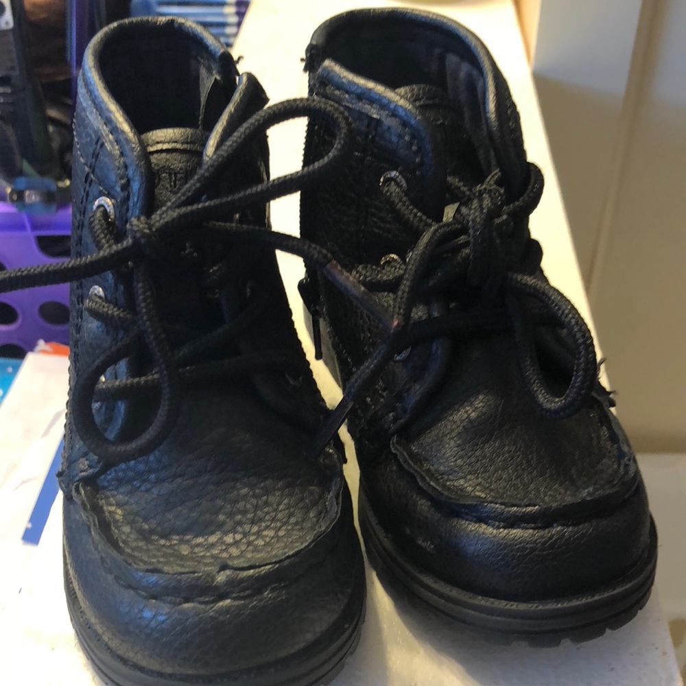Toddler boys size 7 boots